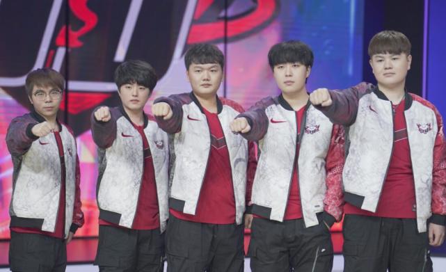 看似华丽 看似华丽